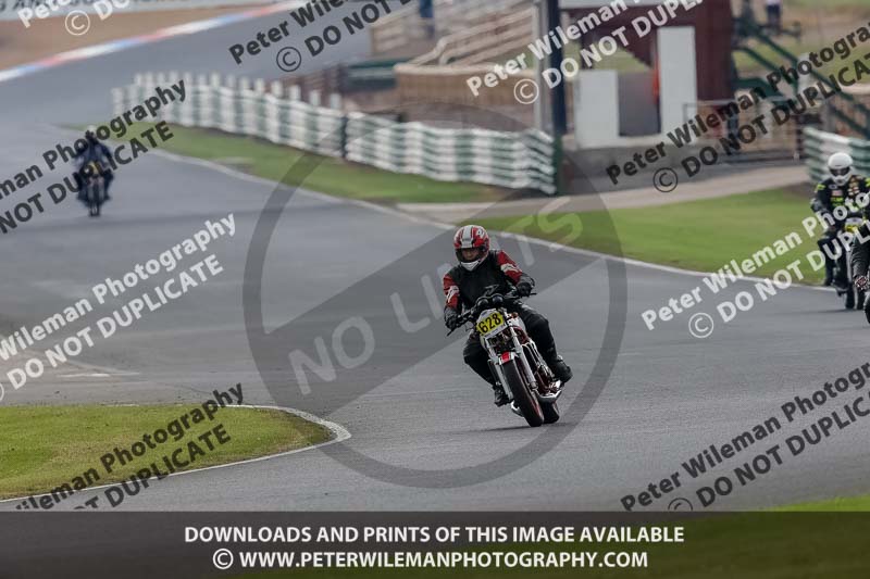 Vintage motorcycle club;eventdigitalimages;mallory park;mallory park trackday photographs;no limits trackdays;peter wileman photography;trackday digital images;trackday photos;vmcc festival 1000 bikes photographs